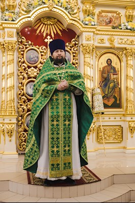 Архиереи Саратовской митрополии совершили Божественную литургию в соборном храме святого благоверного князя Александра Невского г. Ртищево