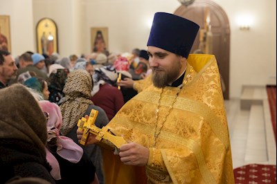 Митрополит Игнатий совершил Божественную литургию в соборном храме святителя Спиридона Тримифунтского г. Саратова
