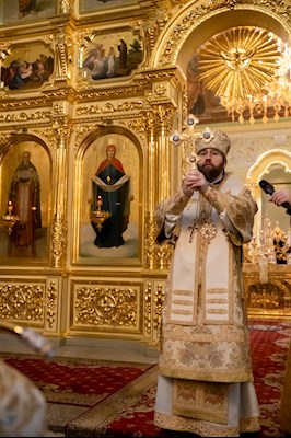 Митрополит Игнатий совершил Божественную литургию и молебен на новый год в Покровском соборе г. Саратова