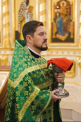 Архиереи Саратовской митрополии совершили Божественную литургию в соборном храме святого благоверного князя Александра Невского г. Ртищево