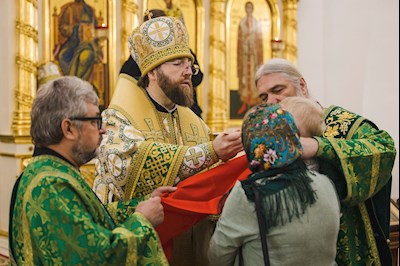 Архиереи Саратовской митрополии совершили Божественную литургию в соборном храме святого благоверного князя Александра Невского г. Ртищево