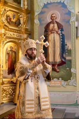 Митрополит Игнатий совершил Божественную литургию и молебен на новый год в Покровском соборе г. Саратова