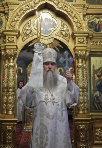 Крещальная литургия в Свято-Троицком соборе Саратова