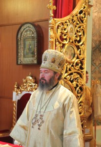 Архиепископ Элистинский и Калмыцкий Юстиниан совершил Божественную литургию в Духосошественском кафедральном соборе города Саратова