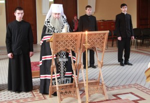 Вечернее богослужение на Архиерейском подворье— храме во имя святого апостола и евангелиста Иоанна Богослова