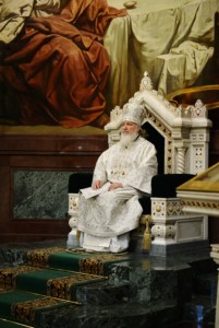 Митрополит Лонгин принял участие в Патриаршем богослужении в Храме Христа Спасителя в день открытия Рождественских чтений
