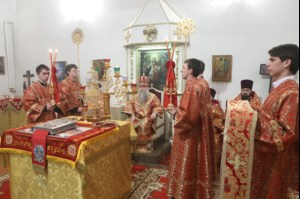 Божественная литургия в храме в честь Покрова Пресвятой Богородицы р.п. Новые Бурасы