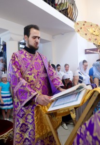 Божественная литургия в храме во имя святителей Василия Великого, Григория Богослова, Иоанна Златоуста г. Саратова