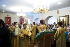 Божественная литургия в храме в честь иконы Божией Матери «Скоропослушница» г.Шиханы Вольского района