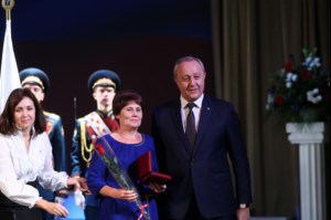 Митрополит Лонгин принял участие в торжественном мероприятии, посвященном Дню народного единства