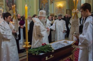 Митрополит Лонгин совершил отпевание Аллы Дмитриевны Стрелковой