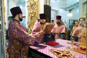 Божественная литургия и панихида в храме во имя Всех Святых, в земле Российской просиявших г. Саратова