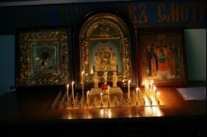 Заупокойная Литургия и панихида в Духосошественском кафедральном соборе Саратова