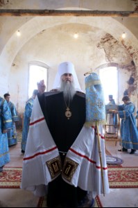 Божественная литургия в храме в честь Покрова Пресвятой Богородицы села Сокур Татищевского района