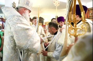 Божественная литургия в храме во имя святителя Тихона, епископа Воронежского, Задонского чудотворца г. Саратова