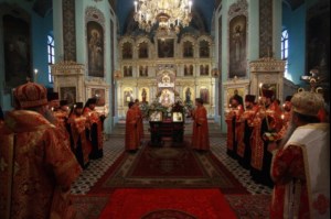 Всенощное бдение в Духосошественском кафедральном соборе Саратова