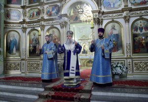 Всенощное бдение в храме в честь Покрова Пресвятой Богородицы г.Саратова