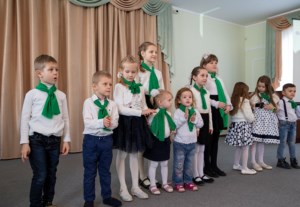 В Саратове прошел финальный этап епархиального фестиваля детского творчества «Поделись радостью с другом» (младшая группа)