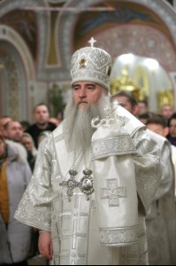 Митрополит Лонгин совершил Рождественское ночное богослужение