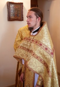 Божественная литургия на Архиерейском подворье — храме в честь иконы Божией Матери «Утоли моя печали» г.Саратова