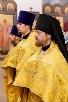 Божественная литургия в храме во имя первоверховных апостолов Петра и Павла г. Саратова