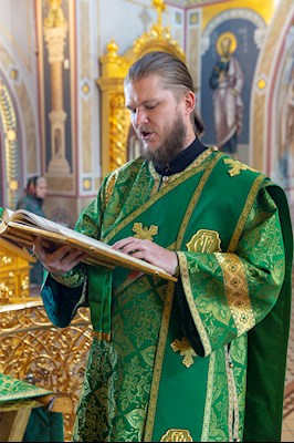Божественная литургия в Свято-Троицком кафедральном соборе г. Саратова