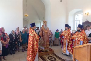 Божественная литургия в храме в честь Воскресения Христова с. Ивано-Языковка Аткарского района