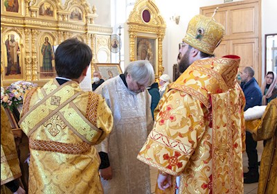 Митрополит Игнатий совершил Божественную литургию в храме Казанской иконы Божией Матери г. Саратова