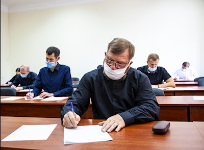 В Саратовской православной духовной семинарии начались вступительные испытания