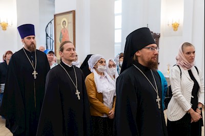 Божественная литургия в храме в честь Нерукотворного Образа Спасителя г .Саратова