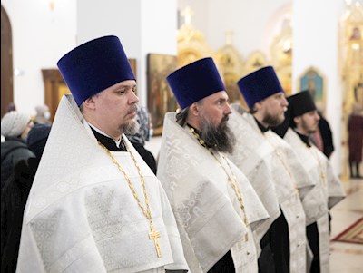 Митрополит Игнатий совершил великое повечерие в соединении с утреней в храме Рождества Христова г. Саратова