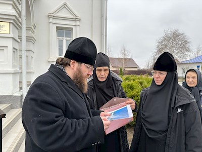 Митрополит Игнатий посетил Успенский храм г. Покровска