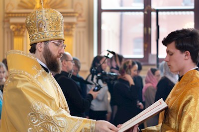 Божественная Литургия в храме святого апостола и евангелиста Иоанна Богослова при СПДС