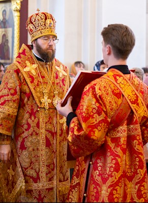 Божественная литургия в храме великомученика Георгия Победоносца г. Саратова