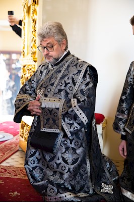 Митрополит Игнатий совершил Литургию Преждеосвященных Даров в храме святого апостола и евангелиста Иоанна Богослова при СПДС