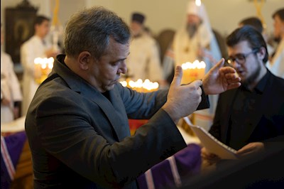 Совершена панихида по саратовским святителям