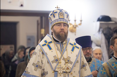 Митрополит Игнатий совершил Божественную литургию во Введенском храме Саратова