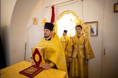 Митрополит Игнатий совершил Божественную литургию в Свято-Никольском храме с. Октябрьский Городок