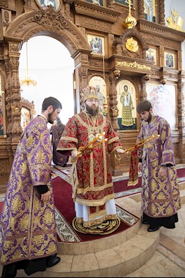 Митрополит Игнатий совершил Божественную литургию в храме Новомучеников и исповедников Саратовских г. Саратова