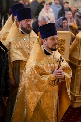 Митрополит Игнатий совершил Божественную литургию и молебен на новый год в Покровском соборе г. Саратова