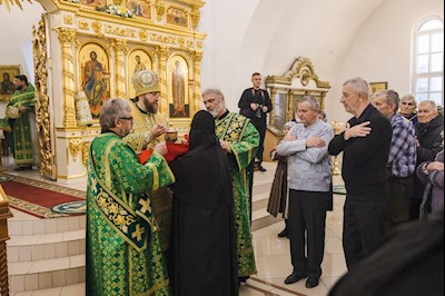 Архиереи Саратовской митрополии совершили Божественную литургию в соборном храме святого благоверного князя Александра Невского г. Ртищево