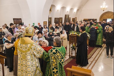 Архиереи Саратовской митрополии совершили Божественную литургию в соборном храме святого благоверного князя Александра Невского г. Ртищево