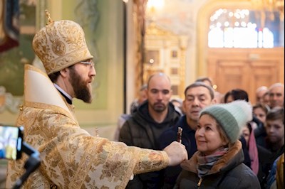 Митрополит Игнатий совершил Божественную литургию и молебен на новый год в Покровском соборе г. Саратова