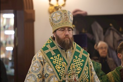 Митрополит Игнатий совершил Литургию Преждеосвященных Даров в храме в честь иконы Божией Матери «Всех скорбящих Радость» г. Саратова