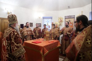 Божественная литургия в храме во имя священномученика Космы Саратовского