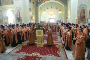 Великая Пасхальная вечерня в Покровском храме Саратова