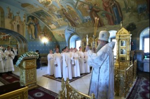 Крещальная литургия в Свято-Троицком соборе Саратова