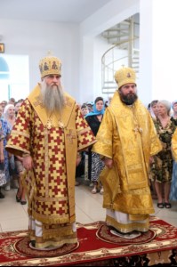 Божественная Литургия в храме святых первоверховных апостолов Петра и Павла г.Красноармейска