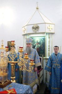 Божественная литургия в храме в честь Покрова Пресвятой Богородицы р.п. Новые Бурасы