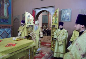 Всенощное бдение в Крестовоздвиженском храме города Хвалынска